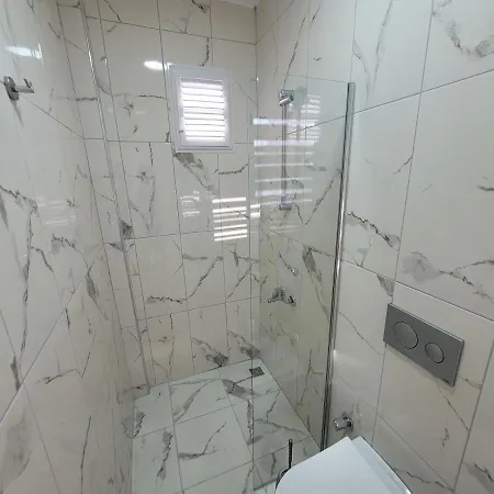 Cetin Hostel *