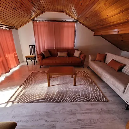 Cetin Albergue *